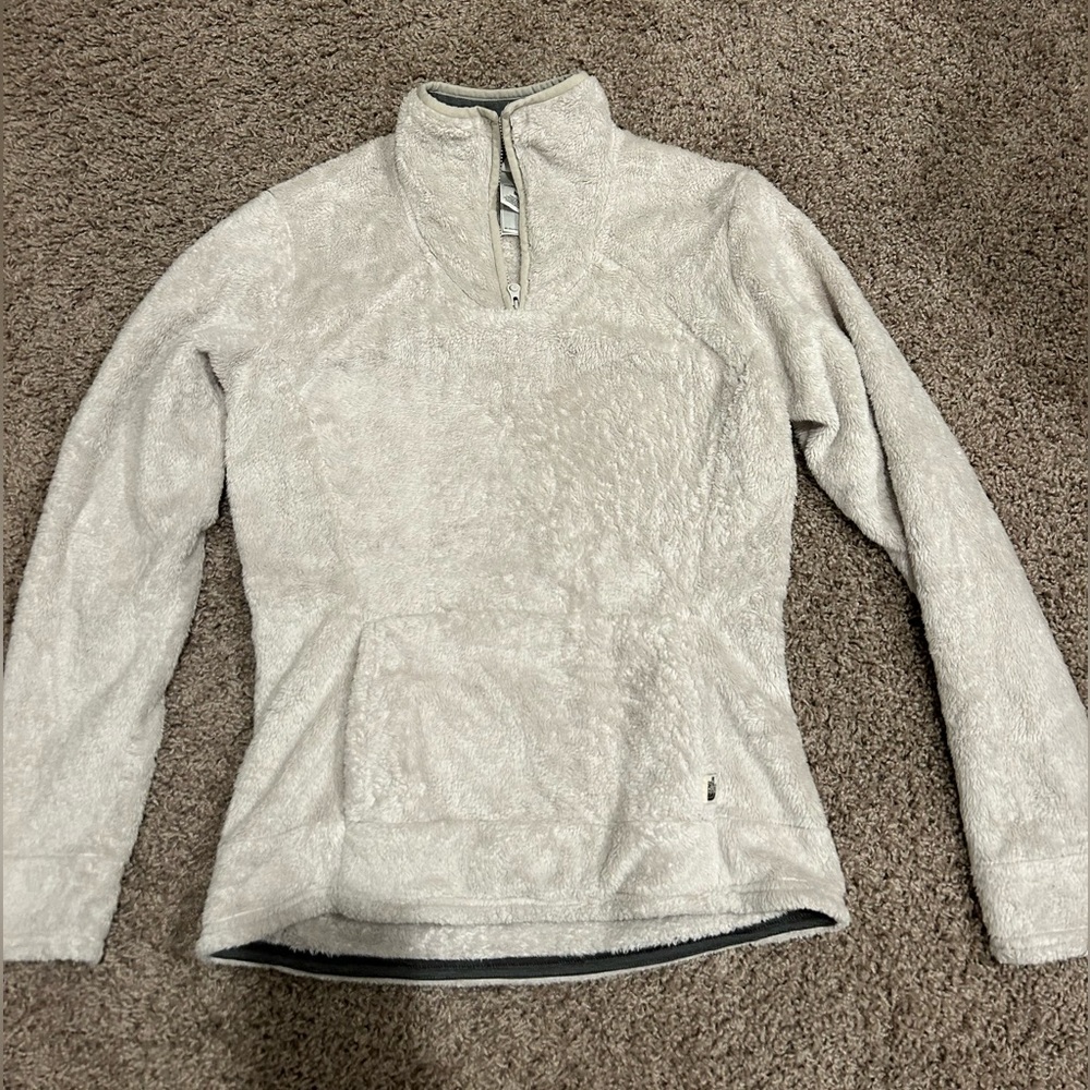 The North Face cream pullover size Small